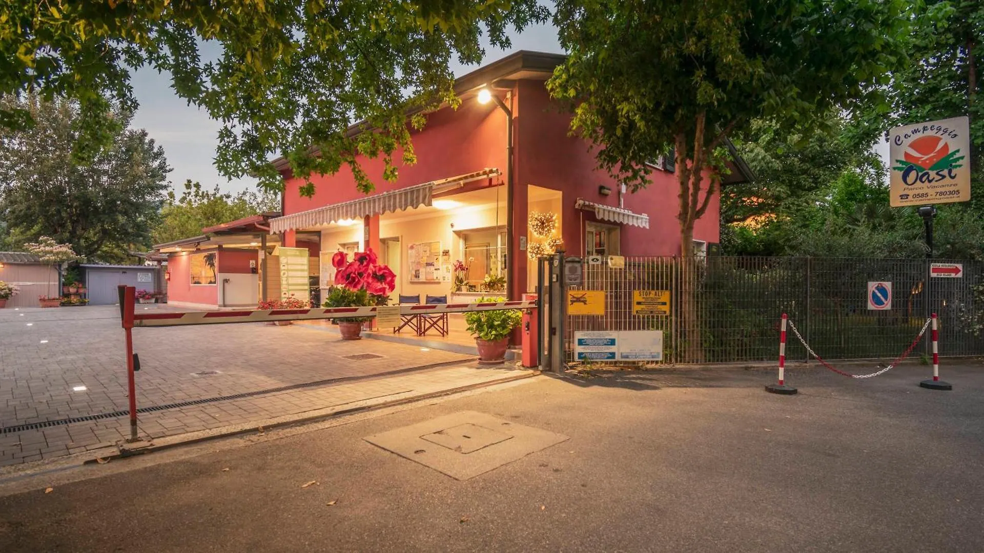 Camping Oasi Marina di Massa 3*,